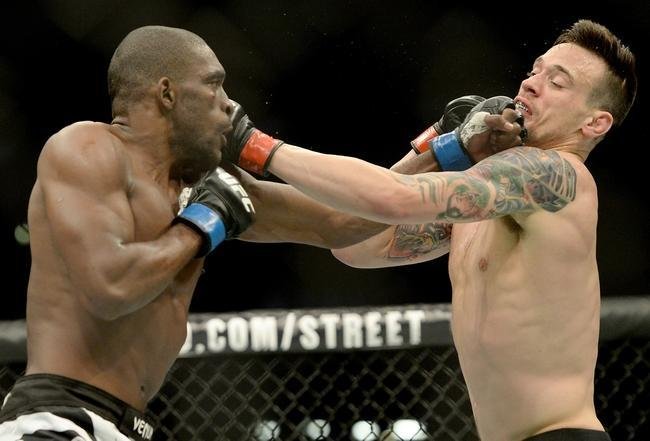 Imagens das lutas e bastidores do UFC 184, em Los Angeles - Valmir Lzaro 'Bidu' (bermuda preta e branca) venceu James Krause por deciso dividida