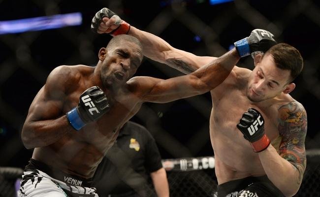 Imagens das lutas e bastidores do UFC 184, em Los Angeles - Valmir Lzaro 'Bidu' (bermuda preta e branca) venceu James Krause por deciso dividida