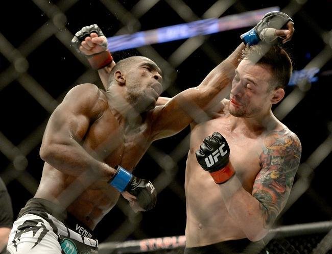 Imagens das lutas e bastidores do UFC 184, em Los Angeles - Valmir Lzaro 'Bidu' (bermuda preta e branca) venceu James Krause por deciso dividida