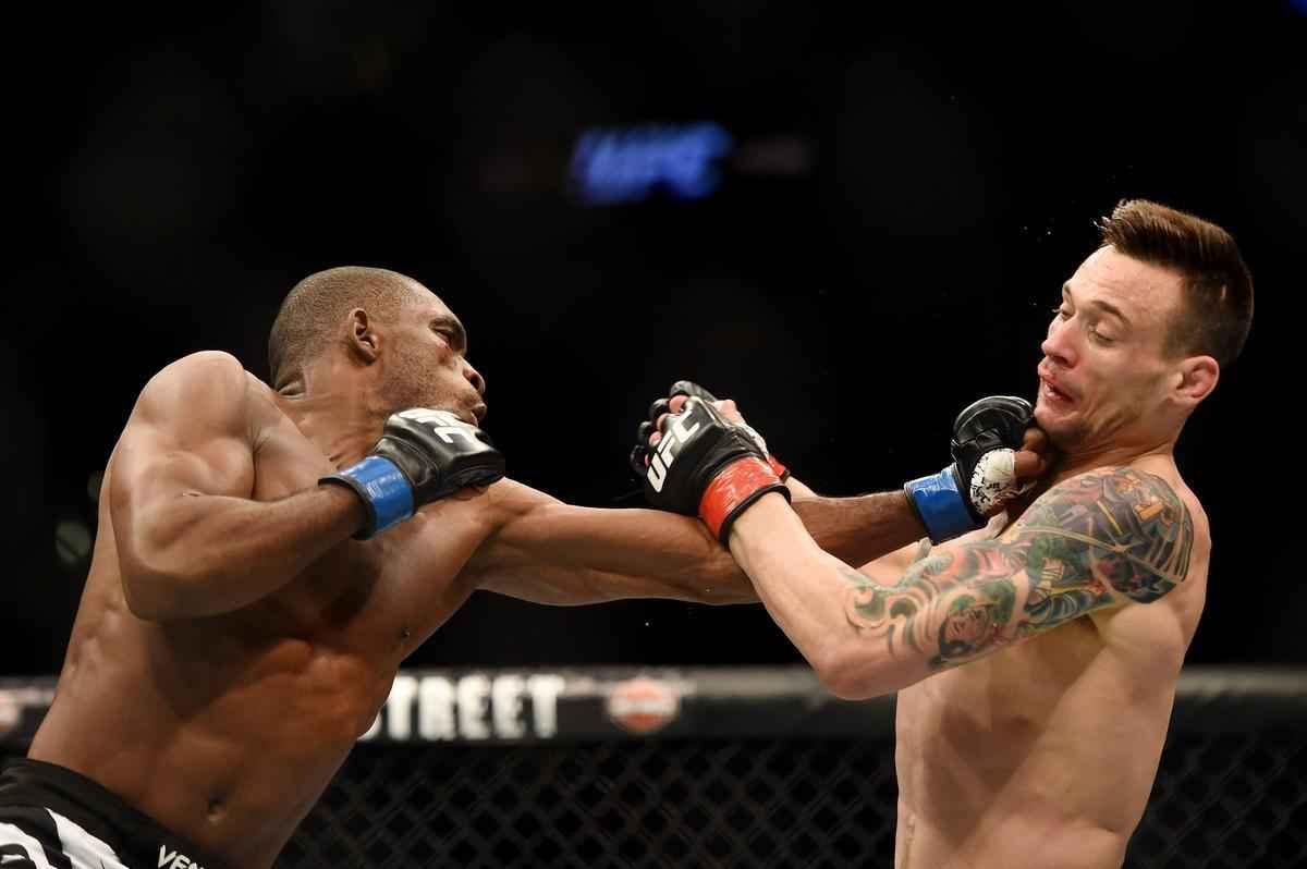 Imagens das lutas e bastidores do UFC 184, em Los Angeles - Valmir Lzaro 'Bidu' (bermuda preta e branca) venceu James Krause por deciso dividida