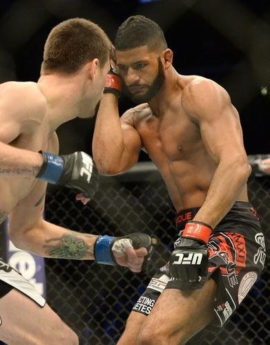 Imagens das lutas e bastidores do UFC 184, em Los Angeles - Tim Means (bermuda branca) venceu Dhiego Lima por nocaute tcnico aos 2m17s do primeiro round
