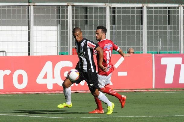 Imagens da partida entre Atltico e Guarani de Divinpolis no Independncia, pelo Mineiro