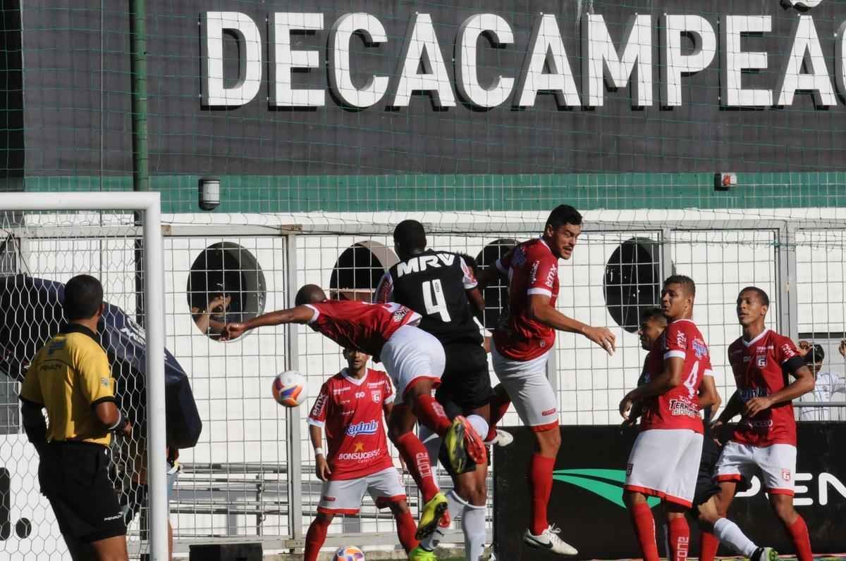 Imagens da partida entre Atltico e Guarani de Divinpolis no Independncia, pelo Mineiro