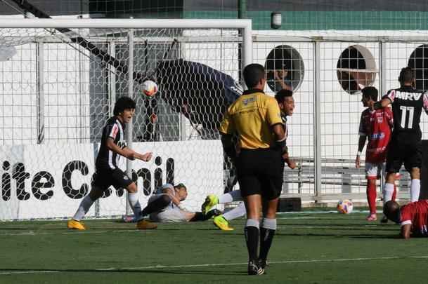 Imagens da partida entre Atltico e Guarani de Divinpolis no Independncia, pelo Mineiro