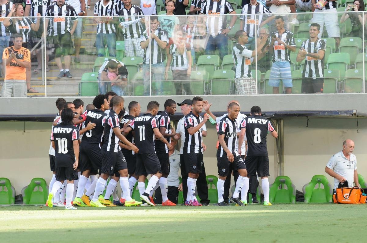 Imagens da partida entre Atltico e Guarani de Divinpolis no Independncia, pelo Mineiro