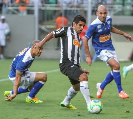 No primeiro jogo da final do Campeonato Mineiro de 2014, no Independncia, mais um empate em 0 a 0