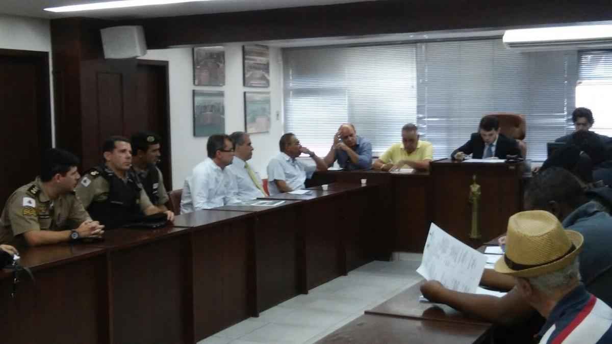 Reunio define diviso das duas torcidas no clssico entre Cruzeiro e Atltico