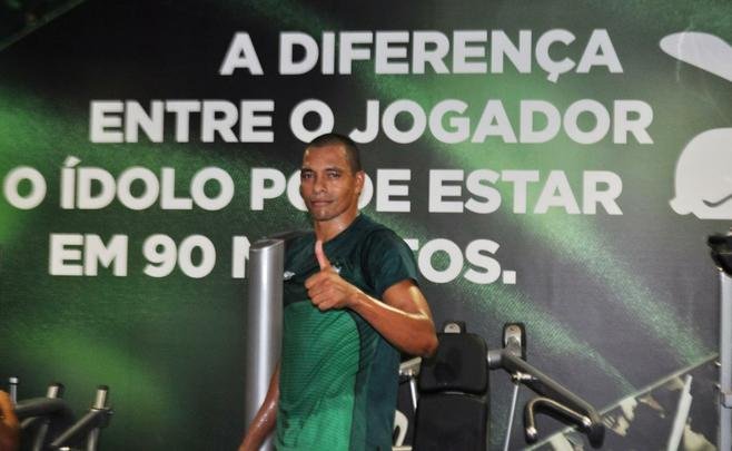 Gilberto Silva iniciou trabalho de recondicionamento fsico no Amrica