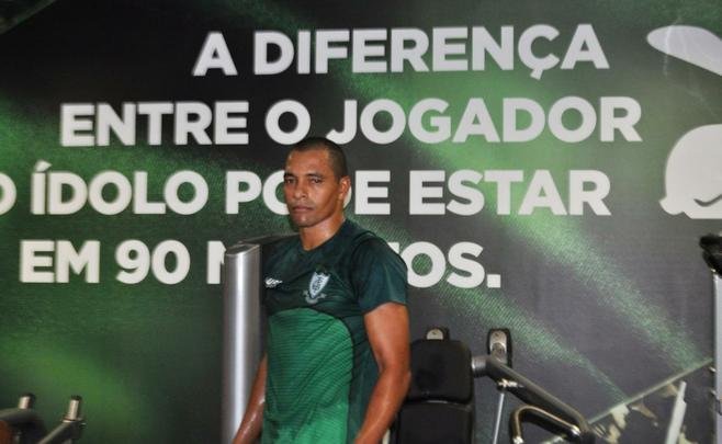 Gilberto Silva iniciou trabalho de recondicionamento fsico no Amrica