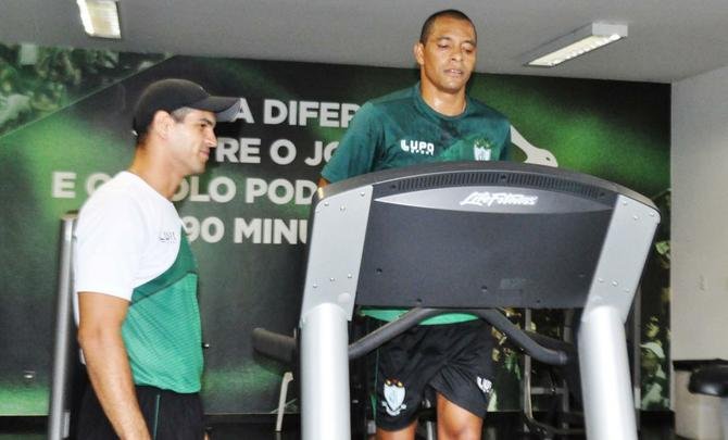 Gilberto Silva iniciou trabalho de recondicionamento fsico no Amrica