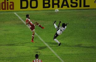 Fotos do jogo entre Villa Nova e Coritiba pela Copa do Brasil