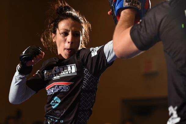 Imagens do treino aberto do UFC 185 - Joanna Jedrzejczyk, desafiante ao cinturão dos palhas