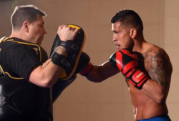 Imagens do treino aberto do UFC 185 - Anthony Pettis, campeão dos leves