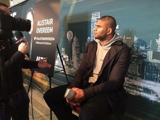 Fotos do Media Day do UFC 185, com coletivas e encaradas - Alistair Overeem