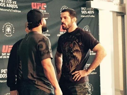 Fotos do Media Day do UFC 185, com coletivas e encaradas - Johny Hendricks e Matt Brown