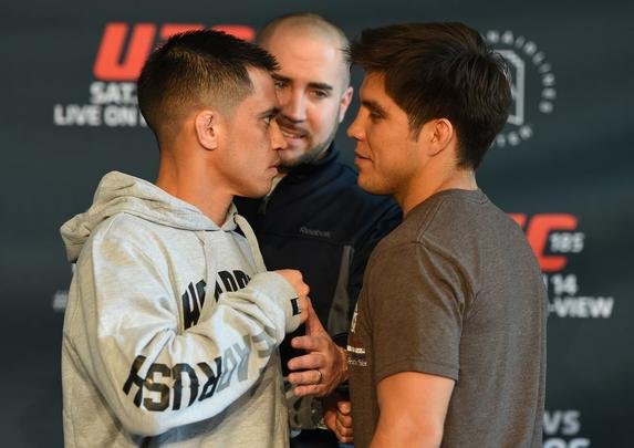 Fotos do Media Day do UFC 185, com coletivas e encaradas - Chris Cariaso e Henry Cejudo