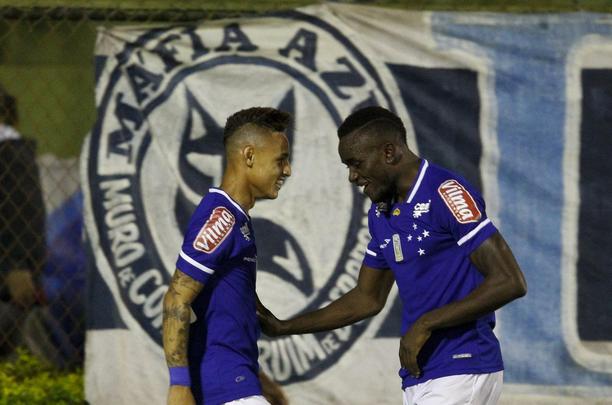 Cruzeiro goleou a Seleo de Ibirit nesta quinta-feira, no Estdio Municipal: 4 a 0