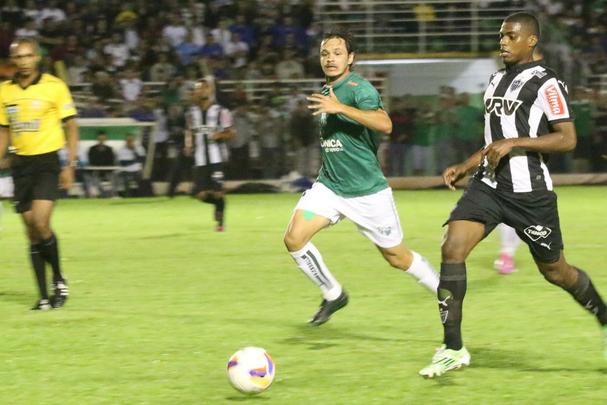 Em noite sem nenhuma inspirao, Atltico sofreu gol no fim e perdeu para a Caldense