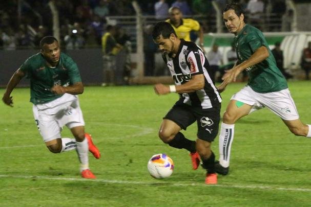 Em noite sem nenhuma inspirao, Atltico sofreu gol no fim e perdeu para a Caldense