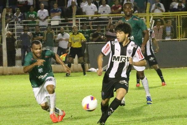 Em noite sem nenhuma inspirao, Atltico sofreu gol no fim e perdeu para a Caldense