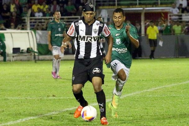 Galo teve noite apagada e deixou o campo com derrota por 1 a 0 para a Caldense