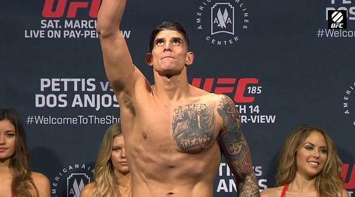 Imagens da pesagem do UFC 185, em Dallas - Roger Navarez