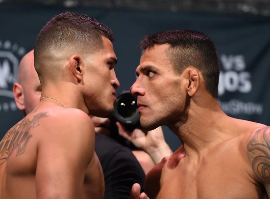 Imagens da pesagem do UFC 185, em Dallas - Anthony Pettis x Rafael dos Anjos, pelo cinturo peso leve