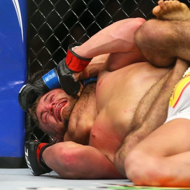 Imagens das lutas e bastidores do UFC 185, em Dallas - Beneil Dariush venceu Daron Cruickshank por finalizao no segundo round