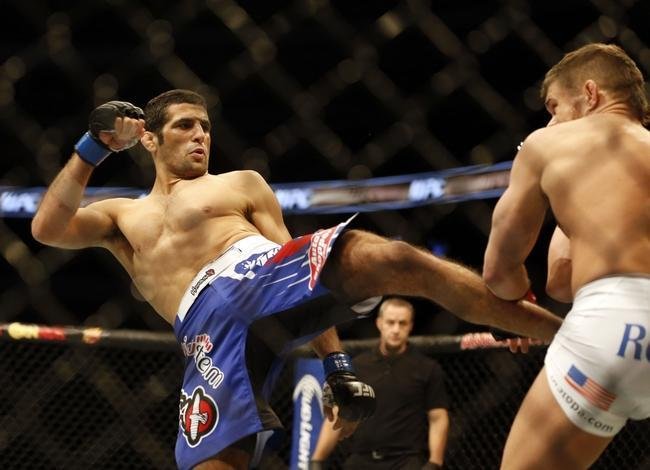 Imagens das lutas e bastidores do UFC 185, em Dallas - Beneil Dariush venceu Daron Cruickshank por finalizao no segundo round