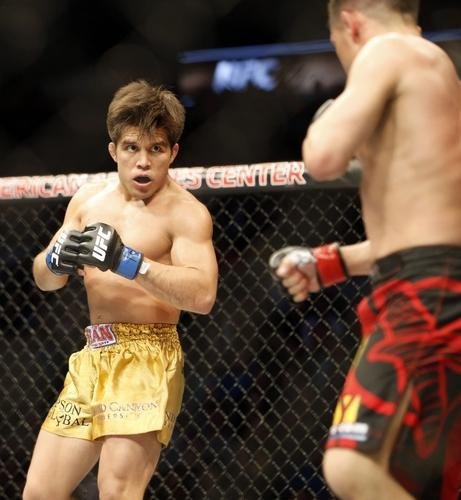Imagens das lutas e bastidores do UFC 185, em Dallas - Henry Cejudo venceu Chris Cariaso por deciso unnime