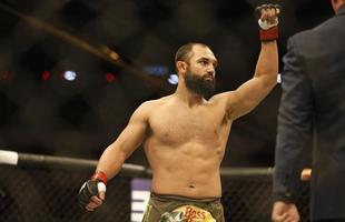 Imagens das lutas e bastidores do UFC 185, em Dallas - Johny Hendricks (bermuda verde) venceu Matt Brown por deciso unnime