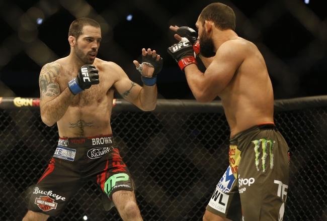 Imagens das lutas e bastidores do UFC 185, em Dallas - Johny Hendricks (bermuda verde) venceu Matt Brown por deciso unnime