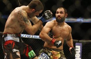 Imagens das lutas e bastidores do UFC 185, em Dallas - Johny Hendricks (bermuda verde) venceu Matt Brown por deciso unnime