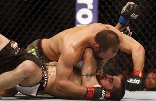 Imagens das lutas e bastidores do UFC 185, em Dallas - Johny Hendricks (bermuda verde) venceu Matt Brown por deciso unnime