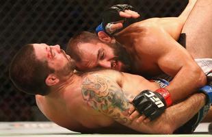 Imagens das lutas e bastidores do UFC 185, em Dallas - Johny Hendricks (bermuda verde) venceu Matt Brown por deciso unnime