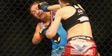 Imagens das lutas e bastidores do UFC 185, em Dallas - Joanna Jedrzejczyk (blusa preta) venceu Carla Esparza por nocaute tcnico no segundo round e conquistou o cinturo peso palha feminino