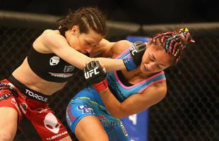 Imagens das lutas e bastidores do UFC 185, em Dallas - Joanna Jedrzejczyk (blusa preta) venceu Carla Esparza por nocaute tcnico no segundo round e conquistou o cinturo peso palha feminino