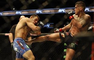 Imagens das lutas e bastidores do UFC 185, em Dallas - Rafael dos Anjos (bermuda azul) venceu Anthony Pettis por deciso unnime e conquistou o cinturo dos leves