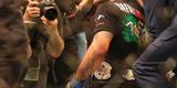 Imagens das lutas e bastidores do UFC 185, em Dallas - Rafael dos Anjos (bermuda azul) venceu Anthony Pettis por deciso unnime e conquistou o cinturo dos leves
