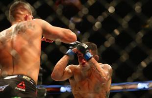 Fotos da vitria de Rafael dos Anjos, que valeu o cinturo dos leves do UFC