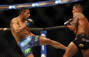 Fotos da vitria de Rafael dos Anjos, que valeu o cinturo dos leves do UFC