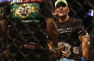 Fotos da vitria de Rafael dos Anjos, que valeu o cinturo dos leves do UFC