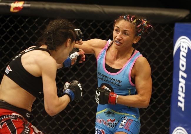 Imagens da vitria de Joanna Jedrzejczyk, que conquistou o cinturo peso palha do UFC