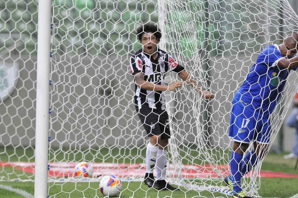Imagens de Atltico x URT no Independncia, pelo Campeonato Mineiro