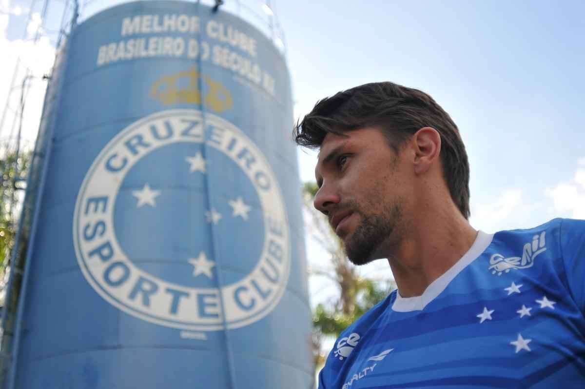 Imagens da entrevista exclusiva do Superesportes/EM com o zagueiro Paulo Andr, do Cruzeiro