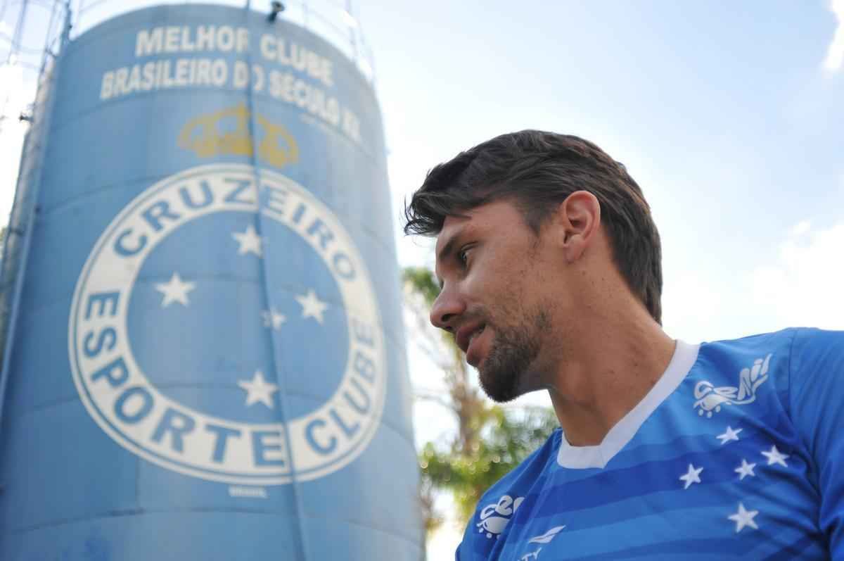 Imagens da entrevista exclusiva do Superesportes/EM com o zagueiro Paulo Andr, do Cruzeiro