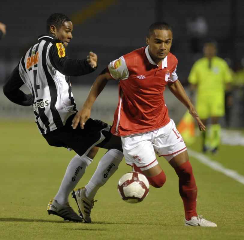 Em 2010, Galo perdeu por 1 a 0 para o Santa Fe, pela Copa Sul-Americana. O resultado classificou o Atltico, que venceu em Sete Lagoas por 2 a 0