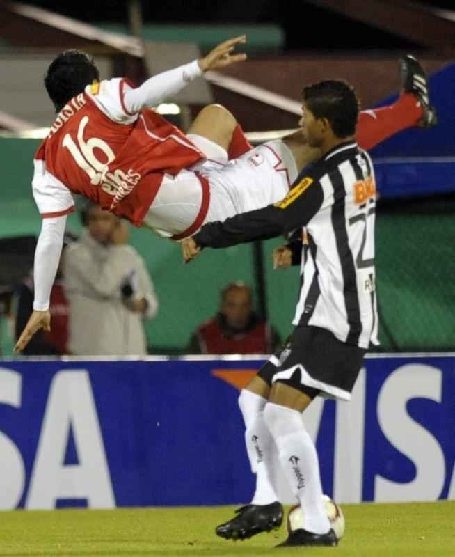 Em 2010, Galo perdeu por 1 a 0 para o Santa Fe, pela Copa Sul-Americana. O resultado classificou o Atlético, que venceu em Sete Lagoas por 2 a 0
