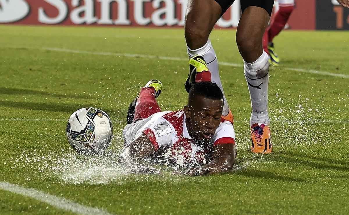 Em 2014, pela fase de grupos da Libertadores, o Atlético empatou em 1 a 1 com o Santa Fe. Guilherme abriu o placar para o Atlético