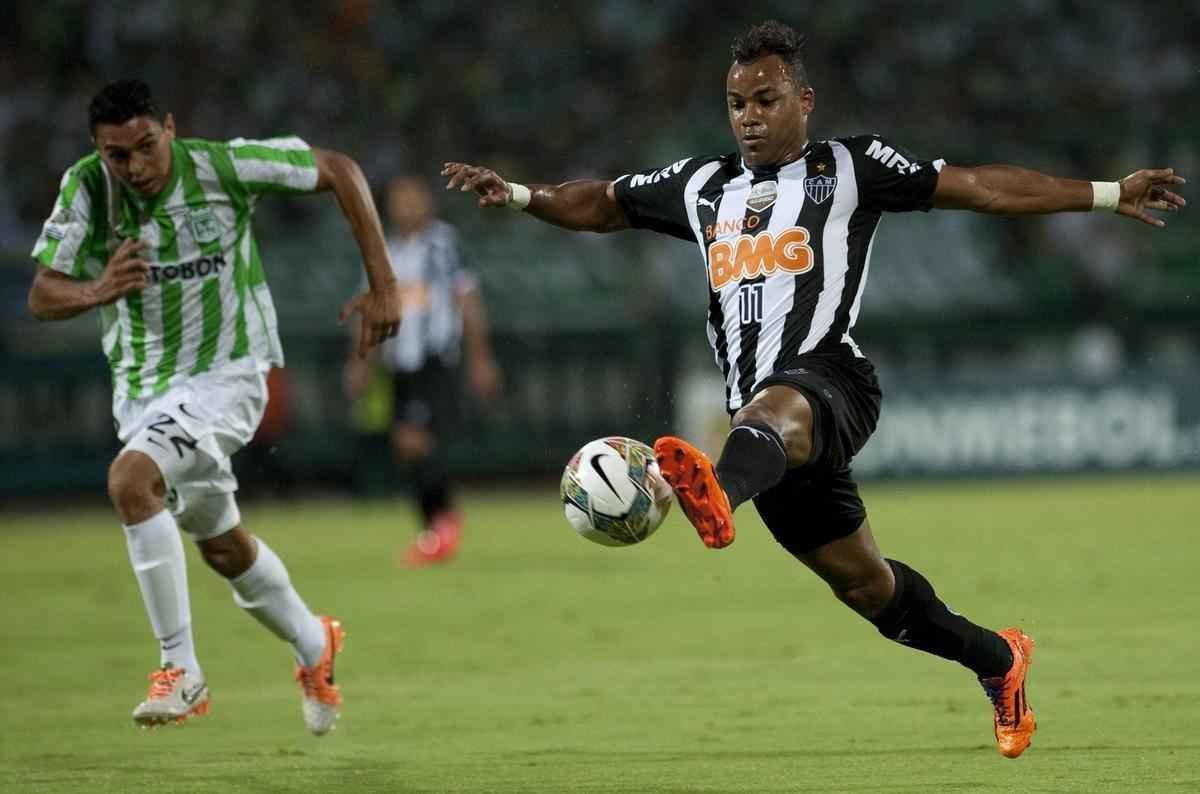 Também pela Copa Libertadores de 2014, o Atlético enfrentou o Atlético Nacional na Colômbia e acabou derrotado por 1 a 0. No jogo de volta, o alvinegro empatou e acabou eliminado